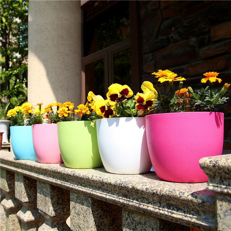 Plastic Flower Pots To Automatically Absorb Water